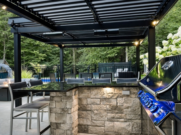 006 ladouceur pergolas a lame orientable cuisine d ete barbecue comptoir bar
